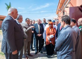 Military production min. inspects two factories