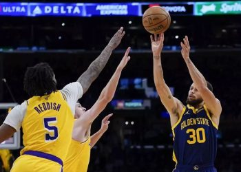 Warriors roar past Lakers 134-120