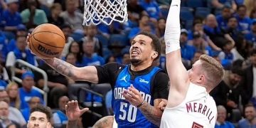Magic defeats Cavaliers 121-83