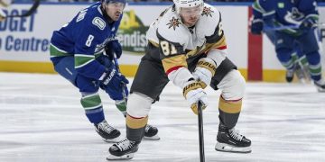 Canucks stun Knights 4-3