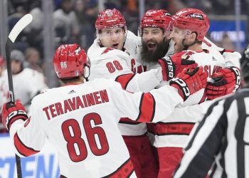 Hurricanes stun Islanders 3-2 for 3-0 series lead
