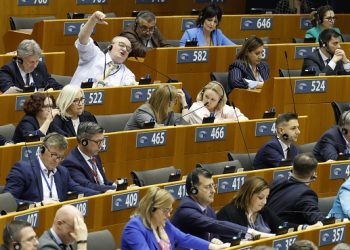 EU lawmakers approve an overhaul of migration law