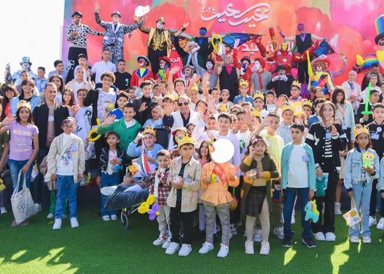 Sisi attends Eid celebrations with families of martyrs 1 - Egyptian Gazette