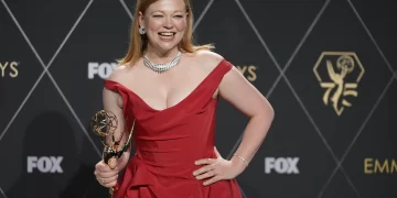 Sarah Jessica Parker, Sarah Snook, Andrew Scott vie for prizes at London’s Olivier theater awards