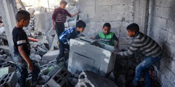 Gaza official says Israeli strike kills 9 family members in Rafah 1 - Egyptian Gazette Gaza official says Israeli strike kills 9 family members in Rafah