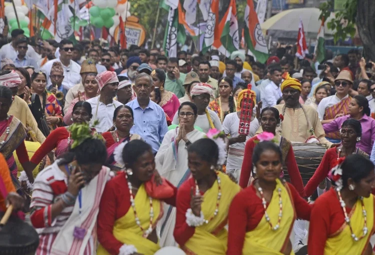 Colourful roadshows and rallies mark India’s election season before voting starts Friday 2 - Egyptian Gazette Colourful roadshows and rallies mark India’s election season before voting starts Friday 1 - Egyptian Gazette
