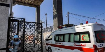 40 injured Palestinians allowed access to Egypt via Rafah crossing 1 - Egyptian Gazette 40 injured Palestinians allowed access to Egypt via Rafah crossing