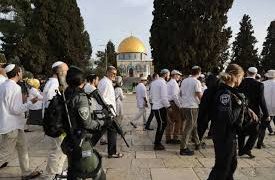 Jewish settlers storm Al Aqsa Mosque