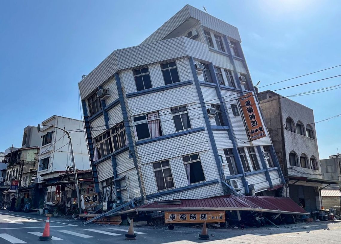 This photo taken by Taiwan's Central News Agency (CNA) on April 3, 2024 shows a damaged building in Hualien, after a major earthquake hit Taiwan's east. A major 7.4-magnitude earthquake hit Taiwan's east on the morning of April 3, prompting tsunami warnings for the self-ruled island as well as parts of southern Japan and the Philippines. (Photo by CNA / AFP) / Taiwan OUT - China OUT - Macau OUT / Hong Kong OUT RESTRICTED TO EDITORIAL USE