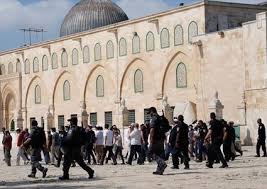 Israel settlers storm Aqsa Mosque on 7th day of Jewish Passover holiday