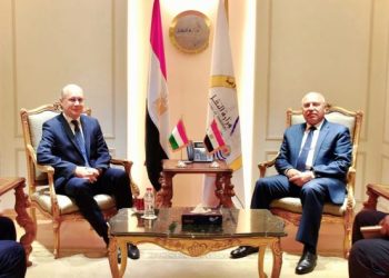 Wazir, Hungarian amb. review deal on supplying 1,350 railway cars