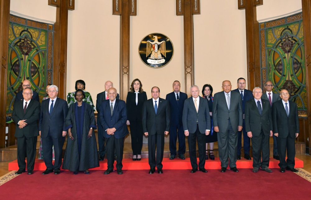 President receives Bibliotheca Alexandrina Board of Trustees 3 - Egyptian Gazette