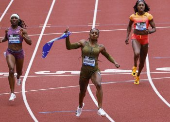 Chebet smashes women world record