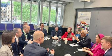 Education minister supports implementation of IB programs in Egypt
