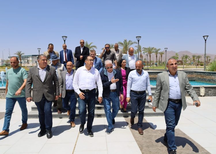 PM inspects development, service projects in Sharm 1 - Egyptian Gazette
