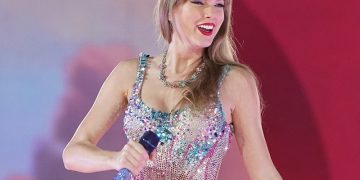 Taylor Swift fever grips Paris at Europe tour