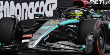 Hamilton edges Piastri in Monaco practice