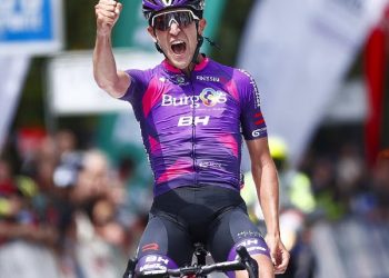 Sanchez grabs Giro stage six