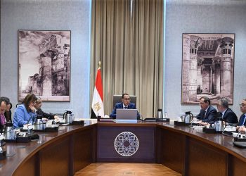 PM urges turning many framework agreements on green hydrogen production into contracts