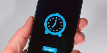 Apple working to fix iPhone alarm issue