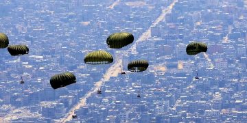 Egypt intensifies humanitarian assistance airdrop into Gaza Strip