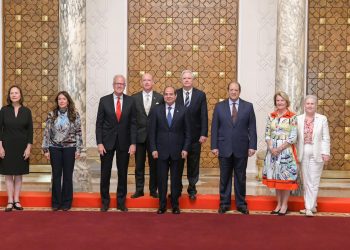 Sisi urges intensifying efforts to stop Gaza war