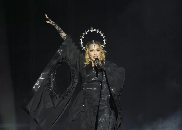 Madonna’s biggest-ever concert transforms Rio’s Copacabana beach into a massive dance floor 1 - Egyptian Gazette