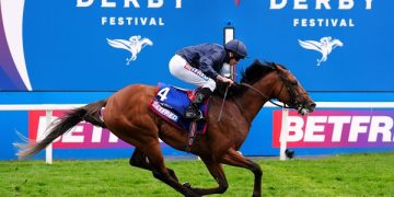 Favourite Troy wins Epsom Derby