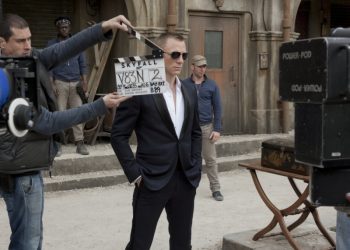 James Bond producers to receive honorary Oscars in November