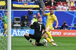 Romania and Slovakia eye Euro last-16 place 3 - Egyptian Gazette Romania and Slovakia eye Euro last-16 place 2 - Egyptian Gazette