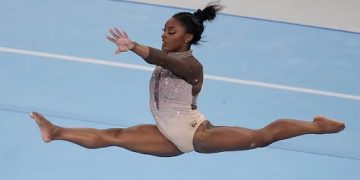 Simone cruises to 9th US title