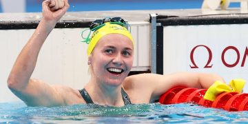 Titmus upsets rival in historic victory