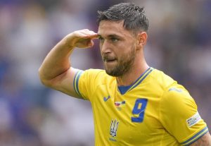 Ukraine keeps Euros hopes alive 4 - Egyptian Gazette