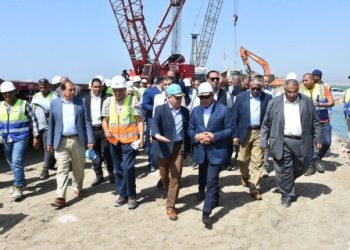 Transport minister inspects Dekheila port, Tahya Misr multipurpose station at Alexandria port