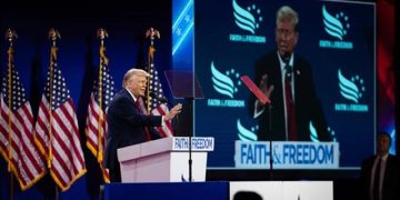 Trump vows to protect religious freedom if elected