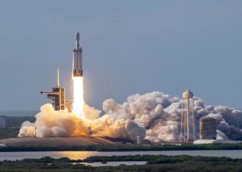 NASA launches powerful weather satellite on Falcon Heavy rocket