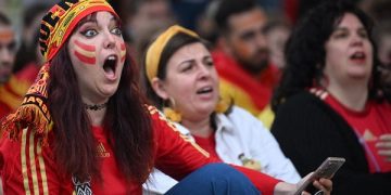 Spain, Germany on course for epic clash