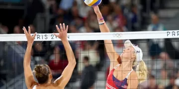 US beach volleyball beats Canada