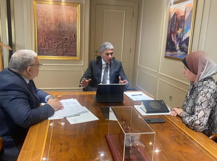 Tourism min. confers with ministry officials on future action plans 1 - Egyptian Gazette