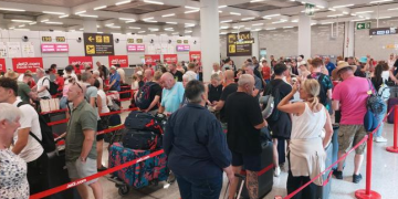 Global cyber outage grounds flights, hits banks, telecoms 1 - Egyptian Gazette Global cyber outage grounds flights, hits banks, telecoms