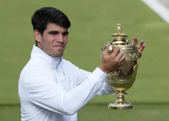 Alcaraz downs Djokovic to win Wimbledon