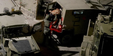 Israeli forces detain 15 Palestinians from West Bank