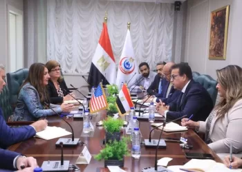 Health minister discusses with US amb. in Cairo co-operation in health, human development domains