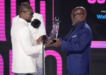 BET Awards 2024: Usher is honored, Will Smith returns, and the election is top of mind
