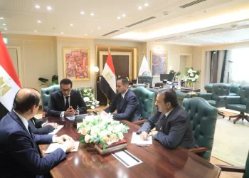 Health minister confers with deputies to outline plans of action