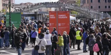 Venice nets $2.2 million in day-tripper tax pilot. Opponents say it failed to deter visitors 1 - Egyptian Gazette Venice nets $2.2 million in day-tripper tax pilot. Opponents say it failed to deter visitors