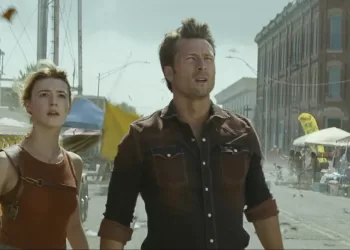 Movie Review: A new generation drives into the storm in rousing ‘Twisters’