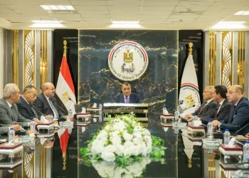 Military production min. discusses co-operation with Homat Watan party