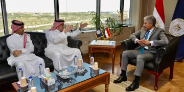 Egyptian Minister, Flynas CEO partner to enhance tourism