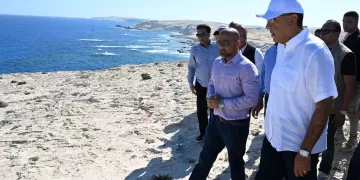 PM follows up on handing over alternative lands for Ras El Hikma entitled citizens